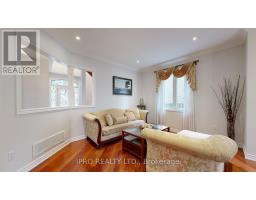 Family room - 2579 Cliff Rd, Mississauga, ON L5A2P5 Photo 4