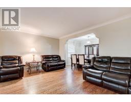 Living room - 20 Northgate Dr, Toronto, ON M3K1P3 Photo 2
