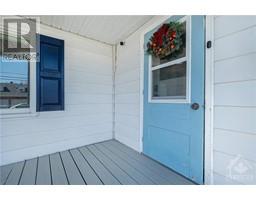 Porch - 1292 St Jacques Road, Embrun, ON K0A1W0 Photo 4