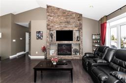 Living room - 50 Claremont Drive, Niverville, MB R0A0A2 Photo 6