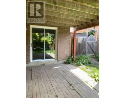 Lower 843 Firth Crt W, Newmarket, ON L3Y8H6 Photo 2