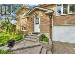 14 Harrison Cres, Barrie, ON L4N7R9 Photo 2