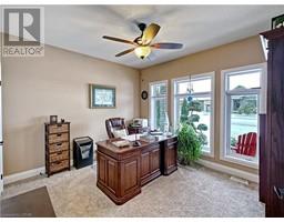 Recreation room - 39 Collins Way, Strathroy, ON N7G0E5 Photo 4