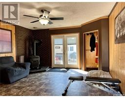Living room - 388 Betts Avenue, Yorkton, SK S3N1N4 Photo 4