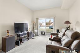 Living room/Dining room - 103 919 Chancellor Drive, Winnipeg, MB R3T6B5 Photo 4