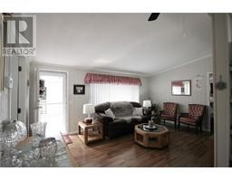 Living room - 999 Burnaby Avenue Unit 22, Penticton, BC V2A1G7 Photo 7