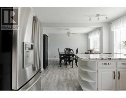 2pc Bathroom - 209 Hillcrest Drive, Fort Mcmurray, AB T9H3T9 Photo 6