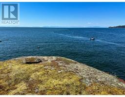 27 Passage Island, West Vancouver, BC V7W1V7 Photo 6