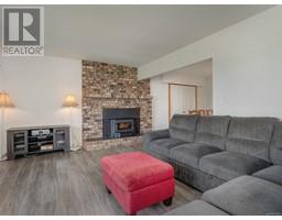 Living room - 2480 Bidston Rd, Mill Bay, BC V8H1C3 Photo 3