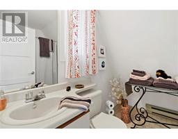 Full bathroom - 5251 Chasey Road, Celista, BC V0E1M6 Photo 6