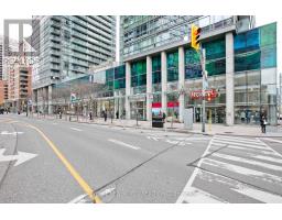 1405 38 Grenville St, Toronto, ON M4Y3G5 Photo 4