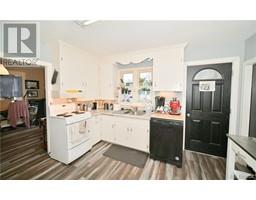 Bath (# pieces 1-6) - 212 St Andrews Drive, Fredericton, NB E3A1G8 Photo 5
