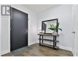 Bathroom - 407 151 Avenue Rd, Toronto, ON M5R2H7 Photo 4