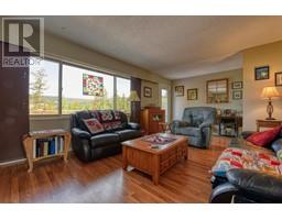 Living room - 1565 N 11 Th Avenue, Williams Lake, BC V2G3X3 Photo 3