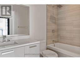 Bathroom - 3702 224 King St W, Toronto, ON M5H0A6 Photo 7