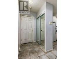 4pc Bathroom - 206 5330 47 Avenue, Red Deer, AB T4N3R2 Photo 3