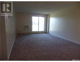Living room - 106 550 Laurier Street, Moose Jaw, SK S6H6X6 Photo 2
