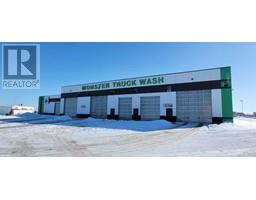 126 Queens Drive, Red Deer, AB T4P0R4 Photo 4