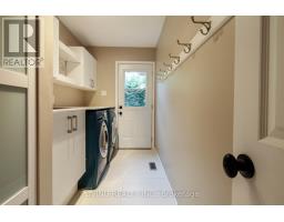Laundry room - 415 Barclay Cres, Oakville, ON L6J6H8 Photo 6