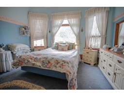 Primary Bedroom - 920 Edgewood Avenue, Nelson, BC V1L4C9 Photo 6