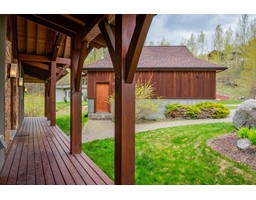 Primary Bedroom - 817 White Tail Drive, Rossland, BC V0G1Y0 Photo 6