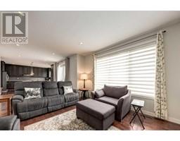Living room - 68 Westland Crescent Sw, Calgary, AB T3H0W1 Photo 4