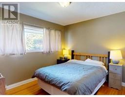 Primary Bedroom - 6618 Drake Street, Powell River, BC V8A3X7 Photo 5