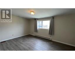 Laundry room - 1 82 Finch Dr, Sarnia, ON N7S4T8 Photo 6