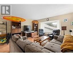 Living room - 531 Rosehill St, Nanaimo, BC V9S1E7 Photo 7