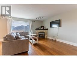 Living room - 406 875 Sahali Terrace, Kamloops, BC V2C6W8 Photo 4