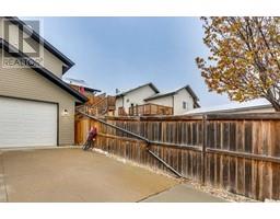 Kitchen - 94 Inglewood Drive, Red Deer, AB T4R0A5 Photo 2