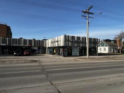 3166 Portage Avenue, Winnipeg, MB R3K0Y5 Photo 2