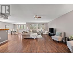 Living room - 800 Jeffrey Lake Rd, Bancroft, ON K0L1C0 Photo 3