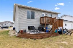 Eat in kitchen - 121 Crescentwood Drive, Steinbach, MB R5G2P9 Photo 3