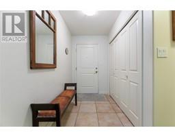 4pc Bathroom - 277 Yorkton Avenue Unit 102, Penticton, BC V2A3V4 Photo 2
