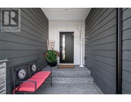 Laundry room - 715 Salmonberry St, Campbell River, BC V9W0G1 Photo 6