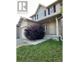 Great room - 76 Templewood Drive, Kitchener, ON N2R1X3 Photo 2