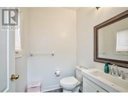 Primary Bedroom - 725 Millard St, Whitchurch Stouffville, ON L4A0B2 Photo 6