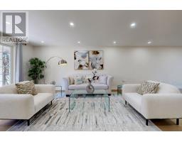 Living room - 128 Abbeywood Tr, Toronto, ON M3B3B5 Photo 2