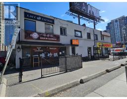 5587 Yonge St, Toronto, ON M2N5S4 Photo 5