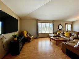 Living room - 457 Limousin Avenue, St Clements, MB R0E0M0 Photo 6