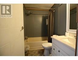 4pc Bathroom - 11012 Chinchaga Drive, High Level, AB T0H1Z0 Photo 4