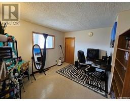 Bedroom - 217 3rd Street W, Carlyle, SK S0C0R0 Photo 6