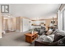 Living room - 16 Cedar Rail Crescent, Kemptville, ON K0G1J0 Photo 5