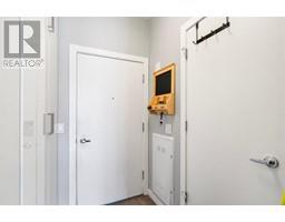 Primary Bedroom - 208 515 4 Avenue Ne, Calgary, AB T2E0J9 Photo 3