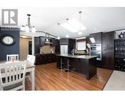 5pc Bathroom - 284 Clausen Crescent, Fort Mcmurray, AB T9K2H6 Photo 2