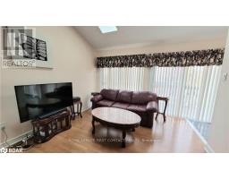 Living room - 301 66 Maple Ave, Barrie, ON L4N1R8 Photo 2