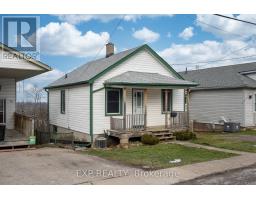 15 Ball Ave E, St Catharines, ON L2T1B4 Photo 2