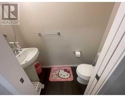 5pc Bathroom - 215 Nolancrest Rise Nw, Calgary, AB T3R0T3 Photo 6