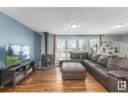 Family room - 5011 47 St, Cold Lake, AB T9M1Y9 Photo 4
